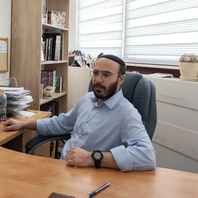 פורטרט של רואה חשבון יעקב אמסלם